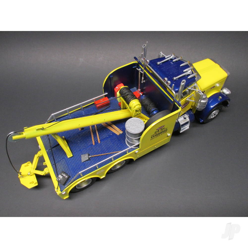 AMT Peterbilt 359 Wrecker Static Models
